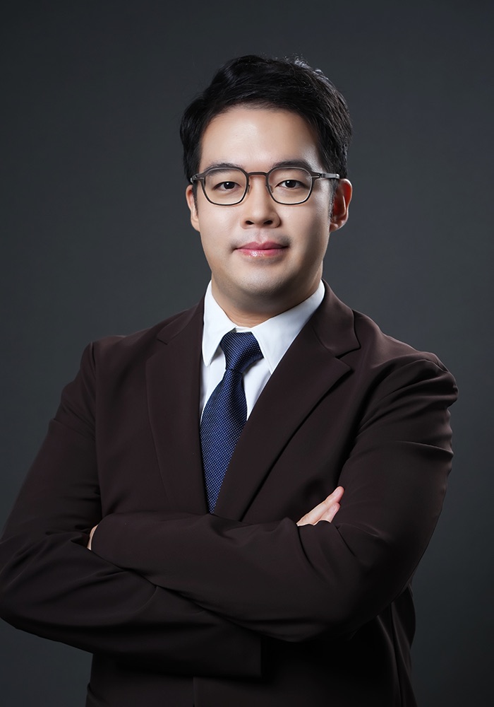 Dr. Alex Tze Lun LEONG