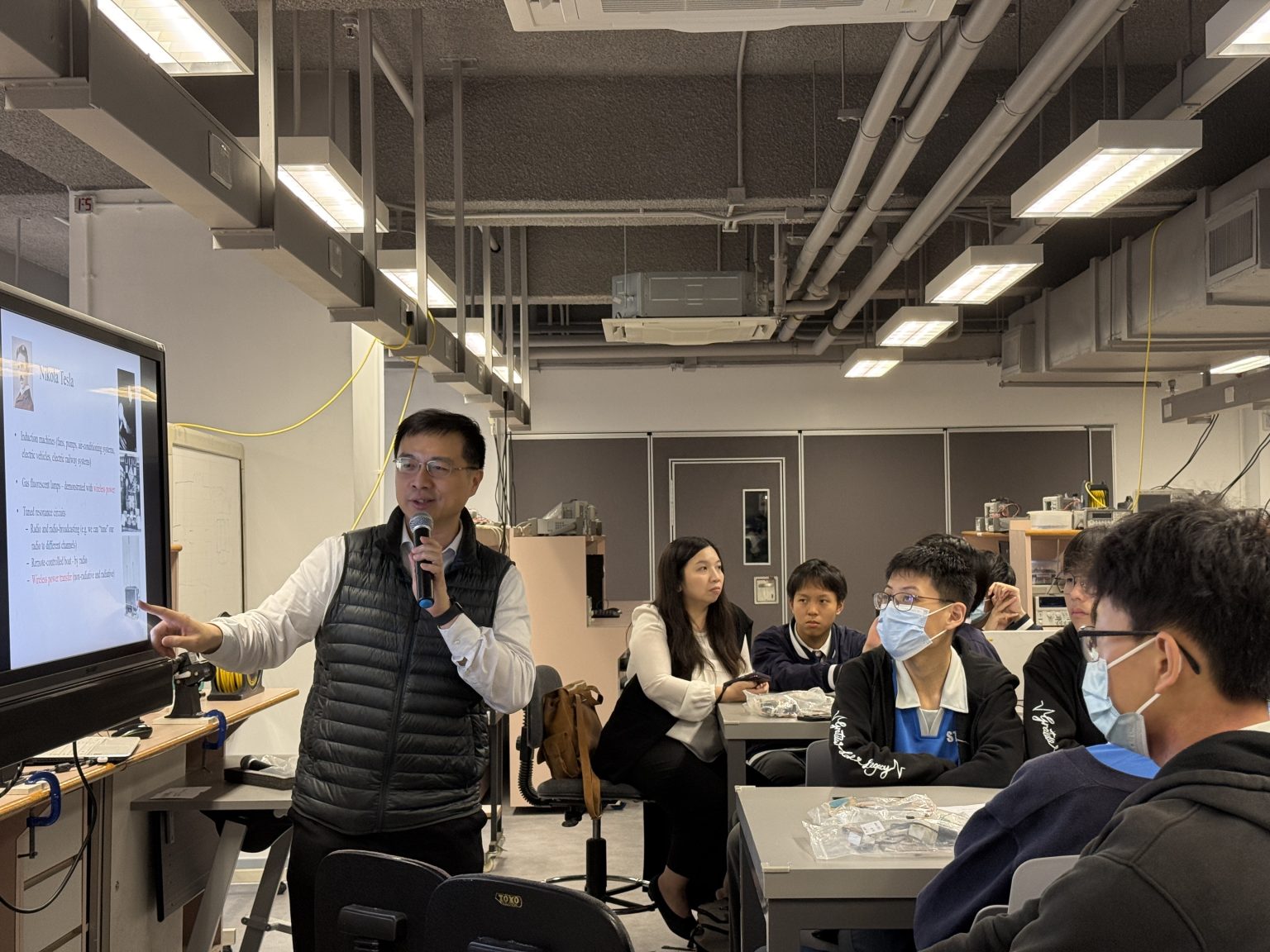 Dr. Albert LEE from the Department delivered "Empowering the Future: Hands-on Wireless Charging Workshop".