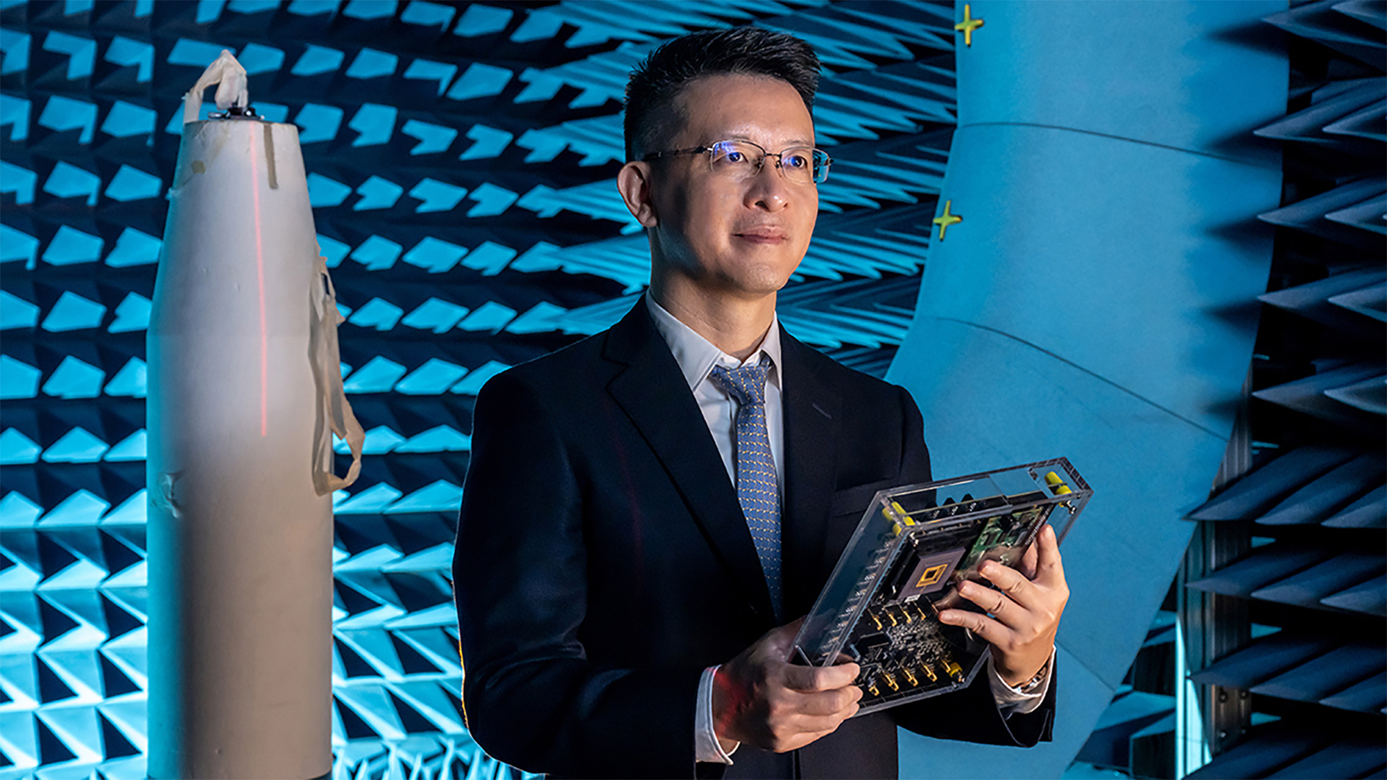 Professor Kaibin Huang's photo