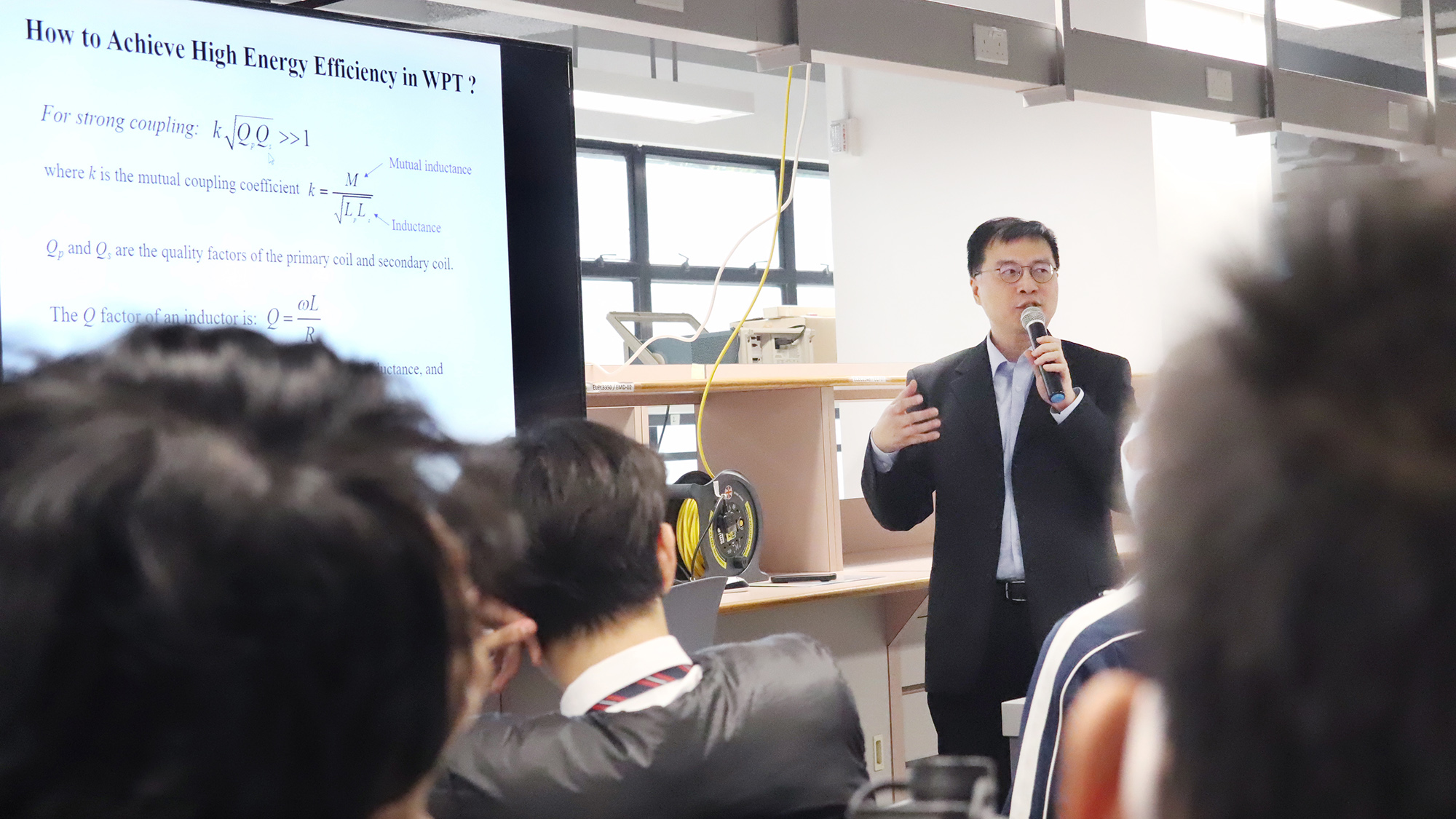 Dr. Albert T.L. LEE from the Department of Electrical and Electronic Engineering delivered a talk on Wireless Power Transfer: Past, Present and Future.